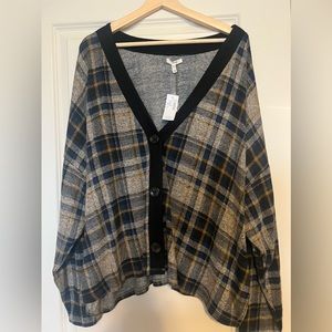 Maurice’s Plaid Boyfriend Cardigan with large button detail; Size 3X NWT